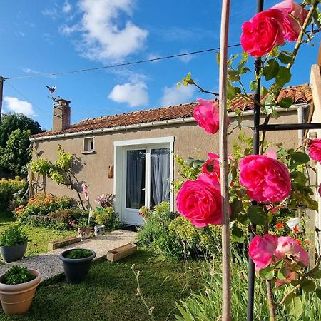 Brigitte Et Franck Bed & Breakfast Triaize Luaran gambar
